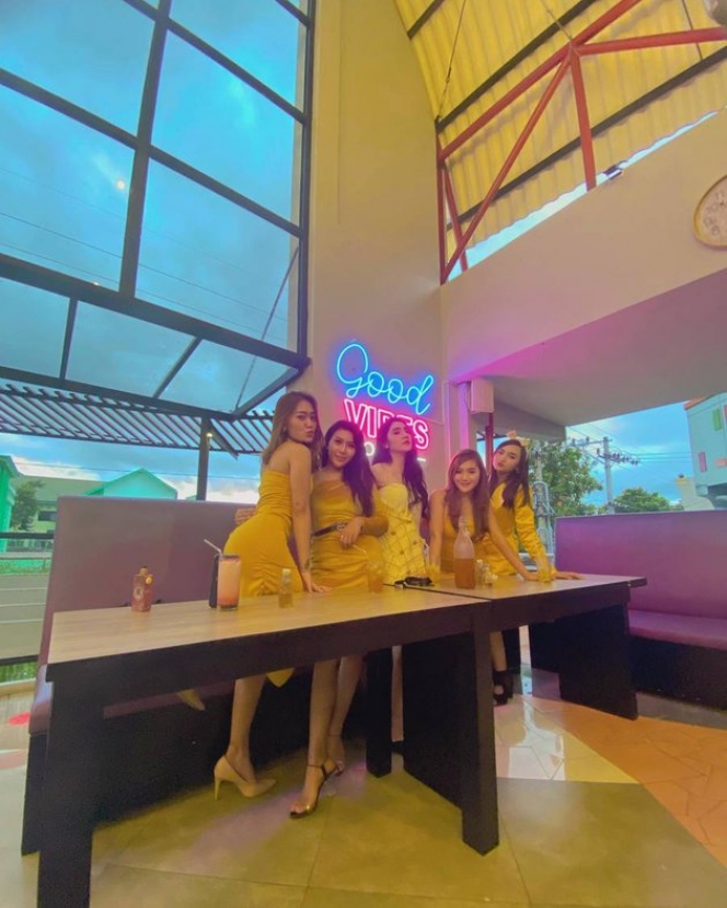 Baru Rilis Single Debut, Ini 7 Potret Girl Group Ratu Pargoy yang Makin Viral