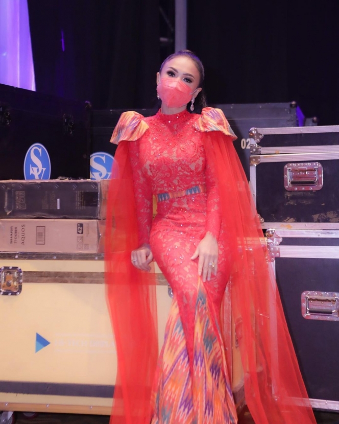 Potret Yuni Shara dalam Balutan Dress Ketat, Badan Rampingnya Tuai Pujian Netizen