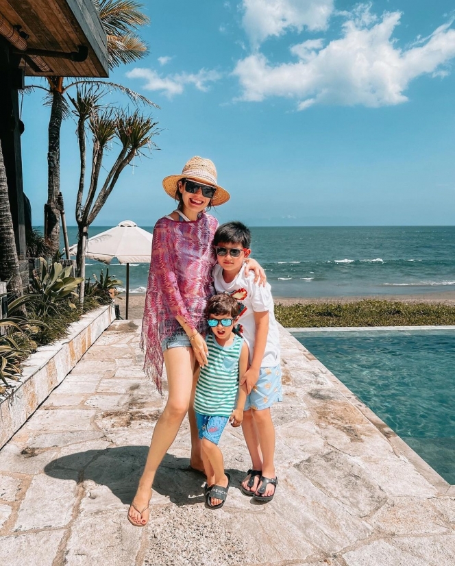 Biasa di Luar Negeri, Ini Potret Keseruan Carissa Puteri dan Anak-anaknya saat Liburan ke Bali 