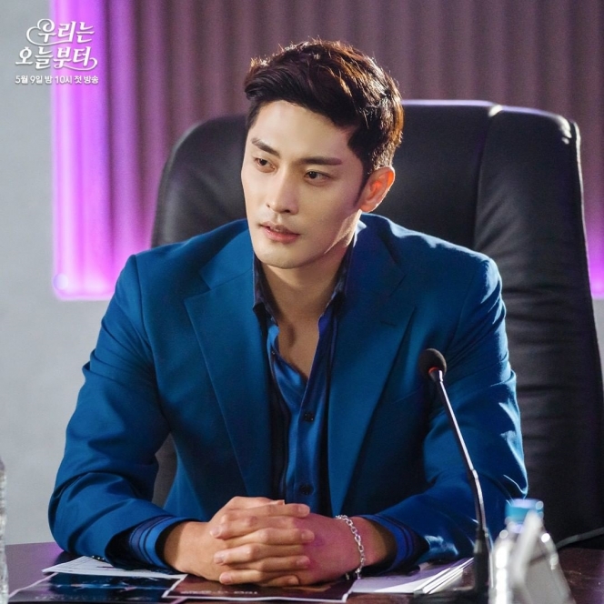 Intip Potret Sung Hoon yang Curi Perhatian di Drama Woori the Virgin, Jadi CEO dengan Aura Memesona!
