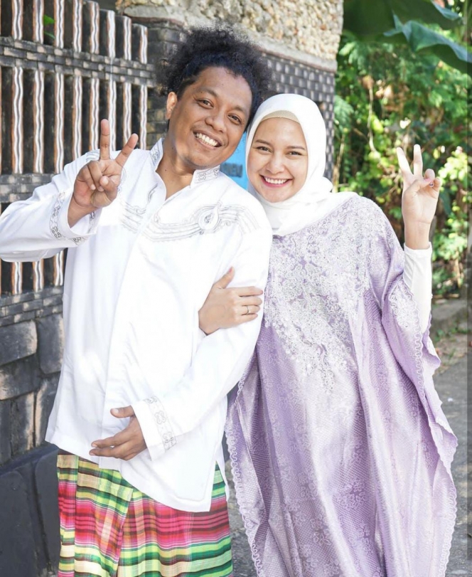 Ini Potret Indah Permatasari Saat Ikut Mudik Suami ke Sulawesi, Badan yang Terlihat Berisi Disebut Sedang Hamil!