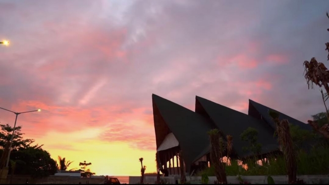 10 Potret Beach Club Raffi Ahmad di Padang, Beri Sentuhan Rumah Gadang di Desainya