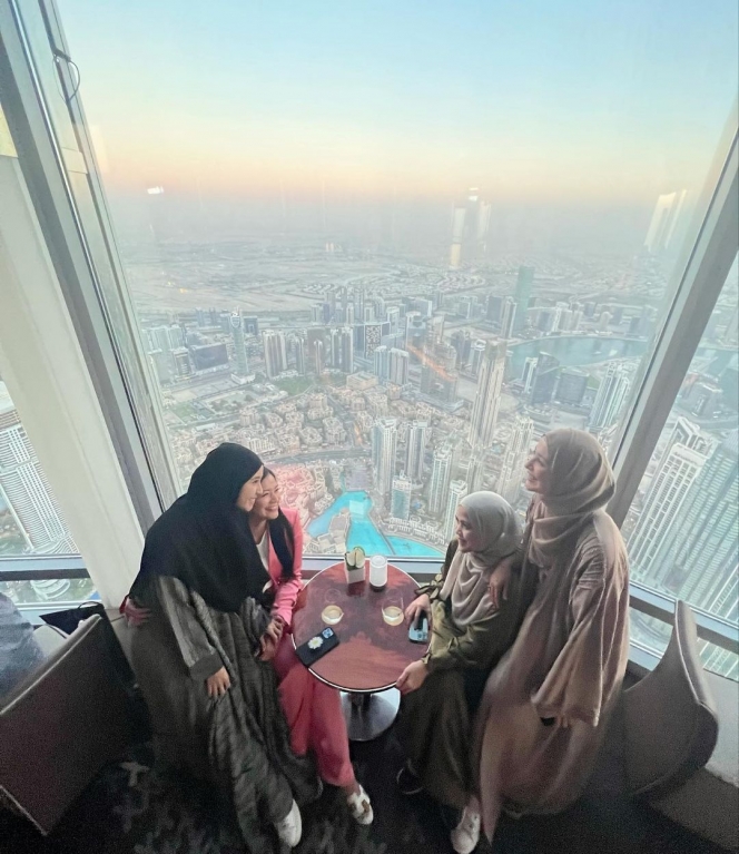 Potret Titi Kamal, Shireen Sungkar dan Laudya Cynthia Bella Mendadak Reuni di Dubai