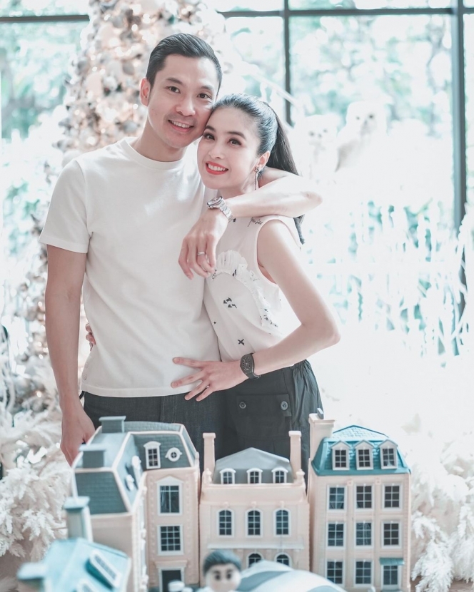 Jadi Impian Para Netizen, Ini Potret Rumah Tangga Sandra Dewi dan Harvey Moeis yang Harmonis bak Cerita Wattpad!