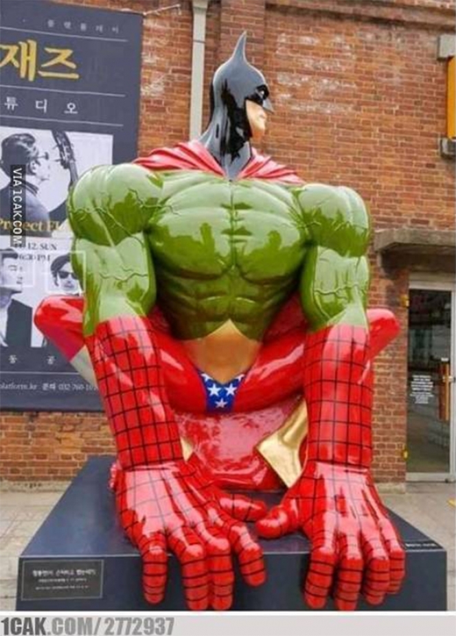Deretan Potret Kocak Patung Superhero Marvel, Bikin Mendiang Stan Lee Bangga!