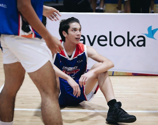 Gak Cuma Jadi Model, Ini Potret Eddy Meijer Anak Maudy Koesnaedi Main Basket, Postur Tingginya Bikin Salfok!