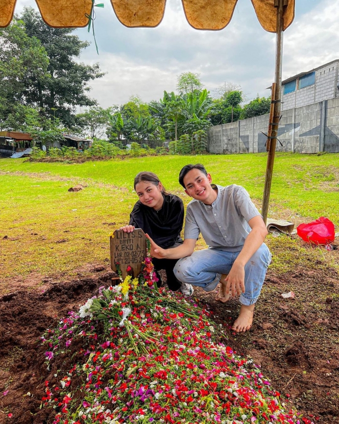 Ibu Cole dan Clay Gribble Meninggal Dunia, Para Pemain Sinetron Dari Jendela SMP Hadiri Pemakamannya