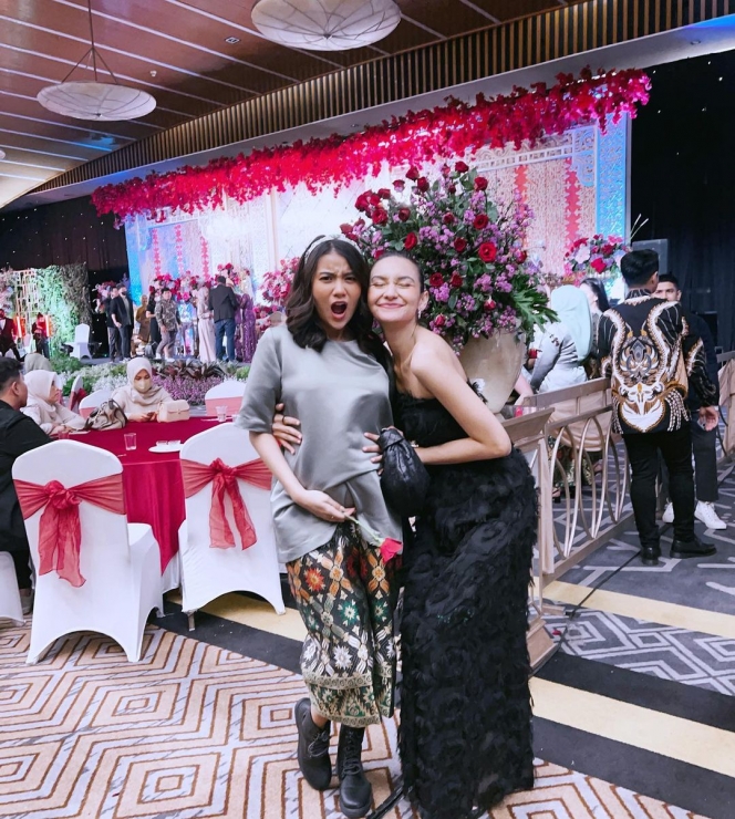 Potret Bridesmaid di Pernikahan Masayu Clara dan Qausar Harta, Dinda Azani Cantik Banget!