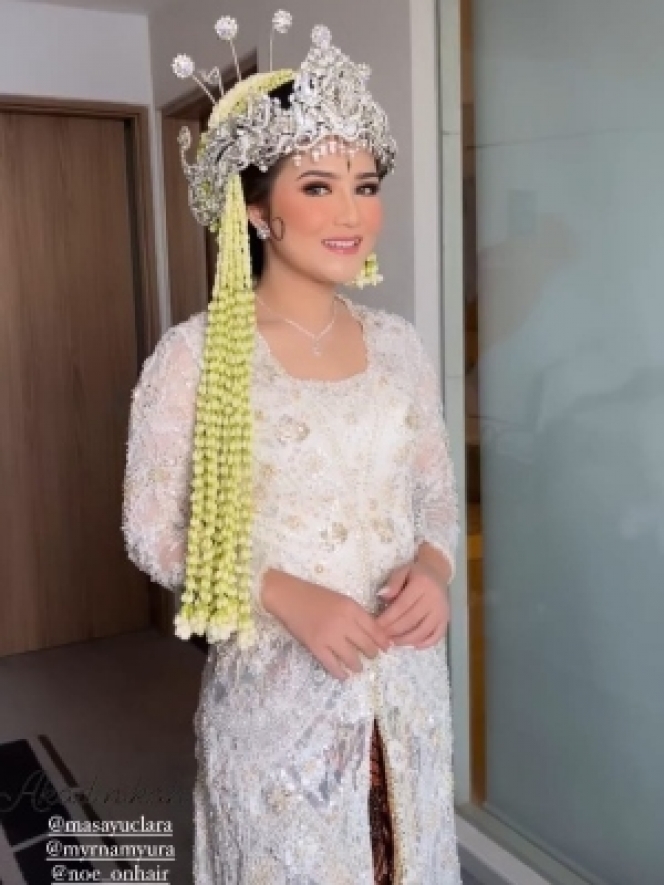 Pakai Adat Sunda, Ini Pesona Masayu Clara Saat Akad Nikah