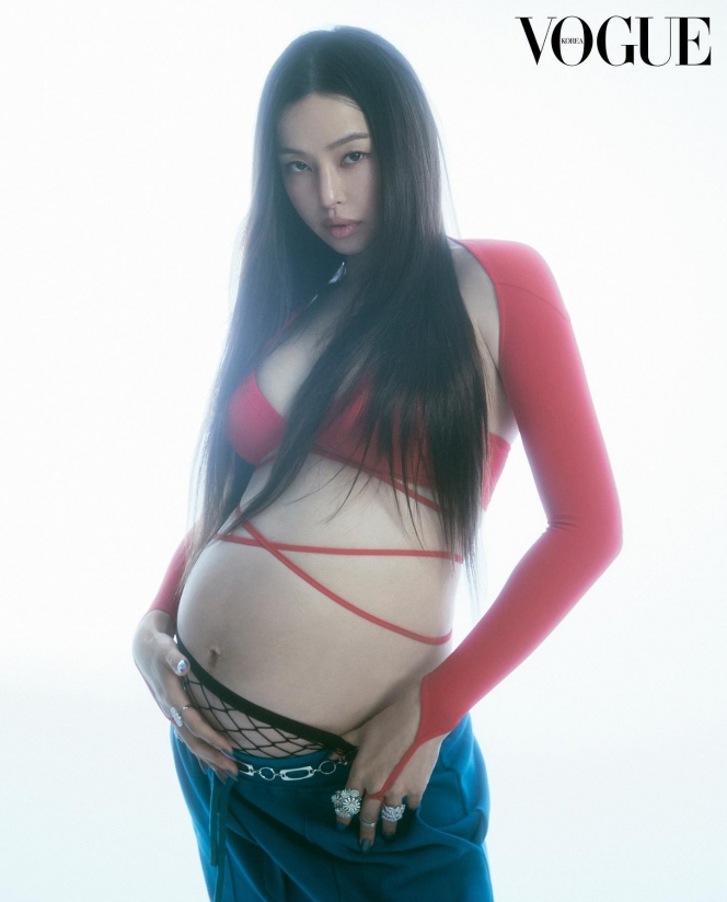 Ingin Tunjukkan Wanita Hamil Bisa Tampil Cantik, Ini 10 Gaya Pemotretan Honey Lee Pamer Baby Bump