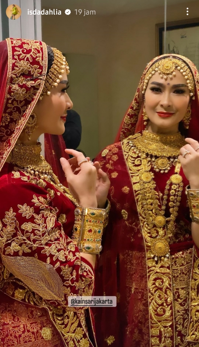 Potret Perayaan Ulang Tahun Iis Dahlia Bertema Bollywood, Cantik Berbalut Kain Sari India