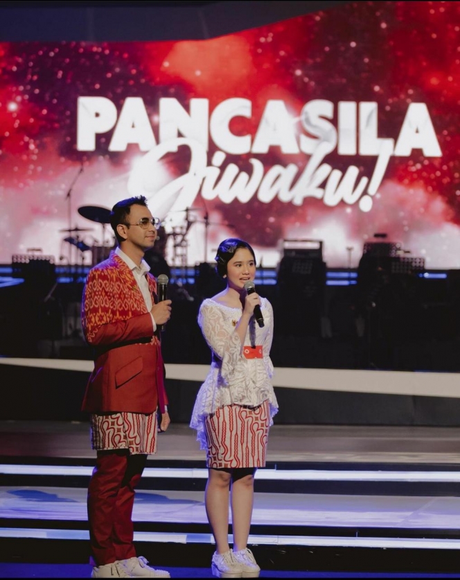 Potret Tissa Biani Jadi MC Acara Hari Pancasila Bareng Raffi Ahmad, Anggun Kenakan Kebaya dan Batik