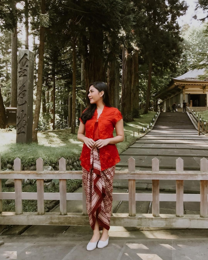 Potret Jessica Mila Pakai Kebaya, Aura Ningrat Terpancar Sukses Bikin Netizen Kagum