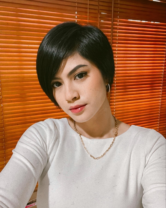 Deretan Artis dengan Rambut Bondol yang Tunjukkan Garis Leher, Super Gemas dan Menggoda