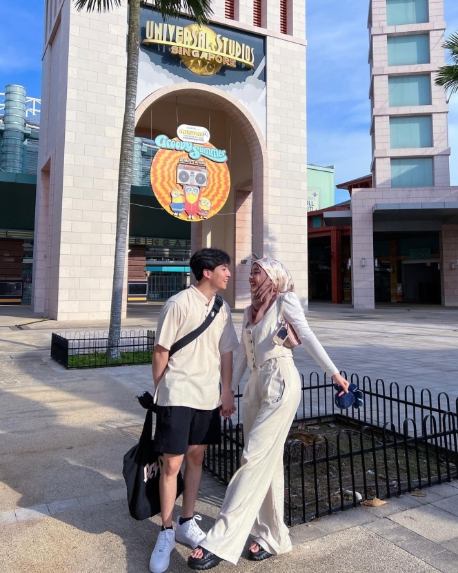 8 Potret Putri Delina dan Jeffry Reksa Pacaran di Singapura, Super Mesra Serasa Dunia Milik Berdua