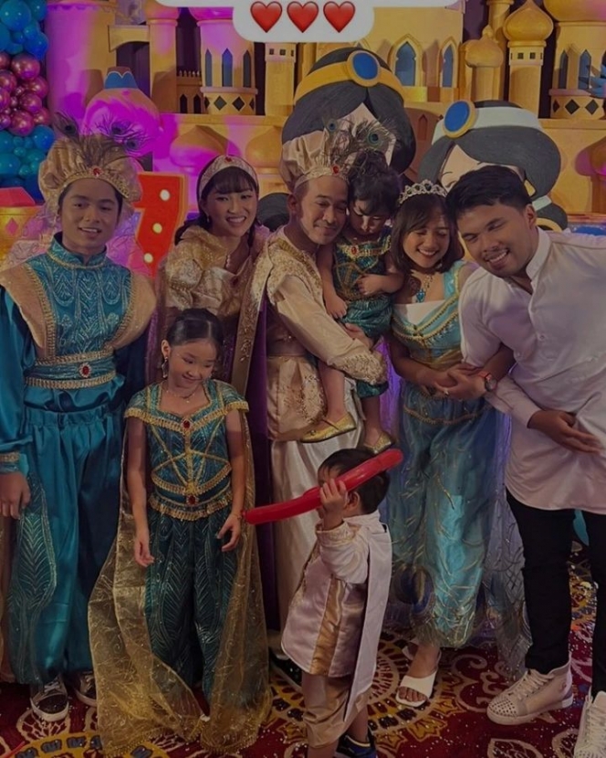 Potret Perayaan Ulang Tahun Thalia dan Thania, Ruben Onsu Setia Temani Meski dengan Wajah Pucat