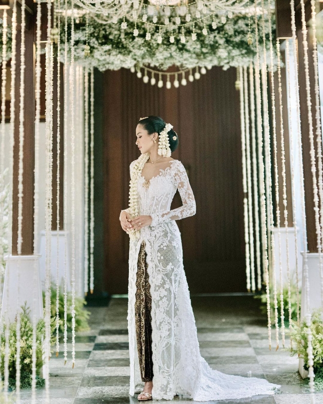 Pesona Maudy Ayunda di Serangkaian Acara Pernikahannya, Mulai Pakaian Adat Jawa Hingga Tema Glamour