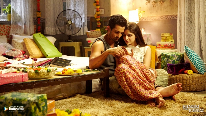 10 Potret Kemesraan Harshvardhan Rane dan Mawra Hocane, Pemeran Inder dan Saru di Sanam Teri Kasam