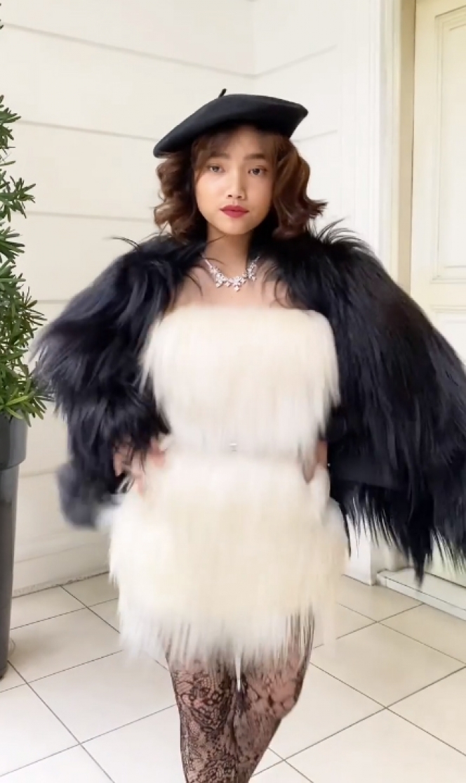 Pesona Fuji Saat Hadiri Perayaan Ulang Tahun Lucinta Luna, Gaun Bulu-bulu Buat Terlihat Makin Glamour