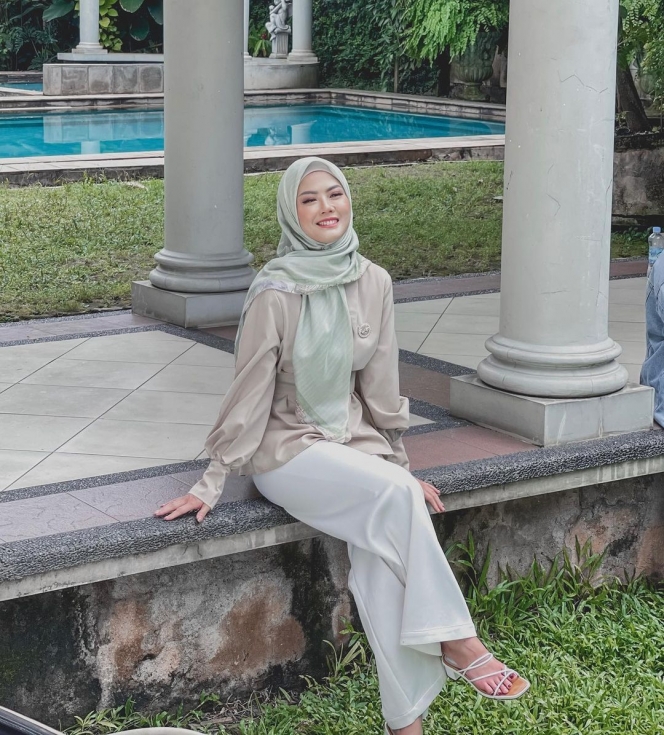 Dikabarkan Kerap Keluar Malam Berdua Bareng Raffi Ahmad, Ini Potret Terbaru Nita Gunawan yang Makin Cantik