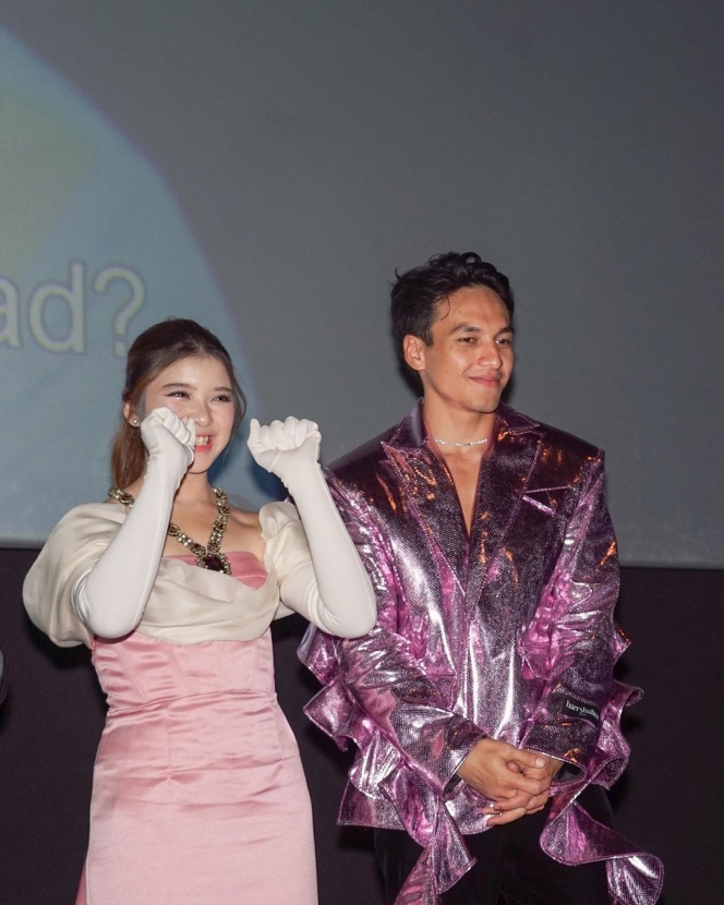 Kebersamaan Tiara Andini dan Jefri Nichol di Gala Premiere Film My Sassy Girl, Kompak Pakai Baju Pink dan Selalu Gandengan Tangan