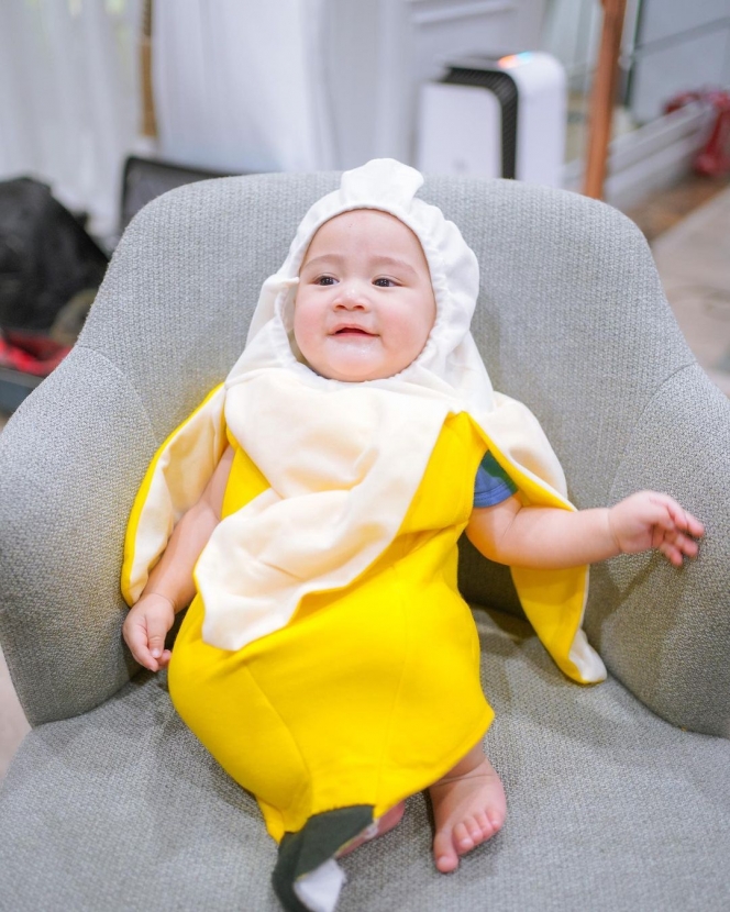 10 Potret Cipung Alias Rayyanza Didandani Berbagai Macam Kostum, Mulai Baju Burung Sampai Baby Yoda