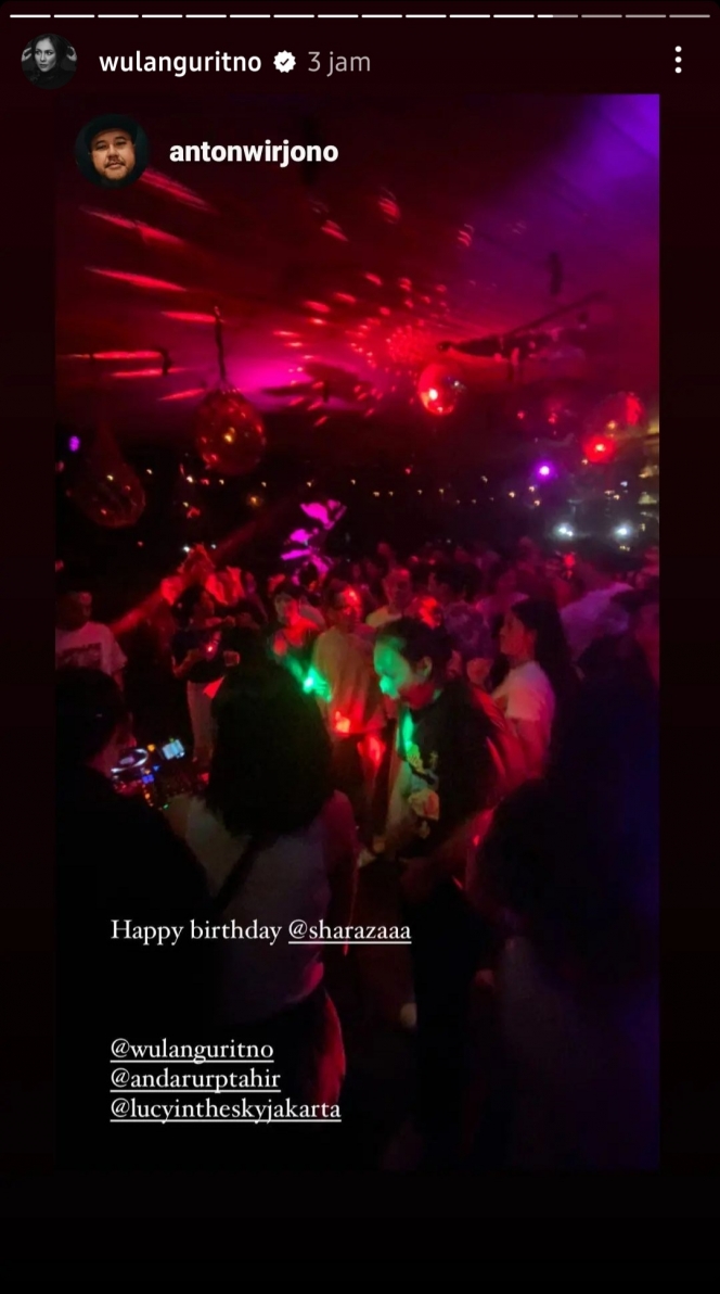 11 Perayaan Ulang Tahun Shaloom di Cafe Milik Ibunda, Wulan Guritno Tampil dengan Baju Punggung Terbuka
