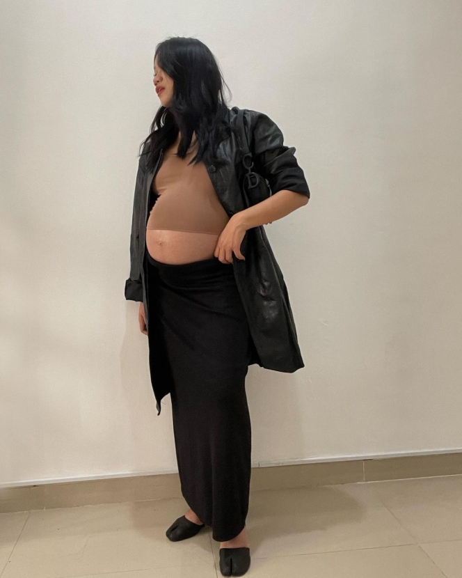 10 Potret Baby Bump Fathia Izzati yang Makin Membesar, Bumil Gemas yang Selalu Fashionable