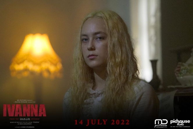 Pesona Sonia Alyssa, Pemeran Hantu Tanpa Kepala di Film Ivanna yang Berdarah Jerman