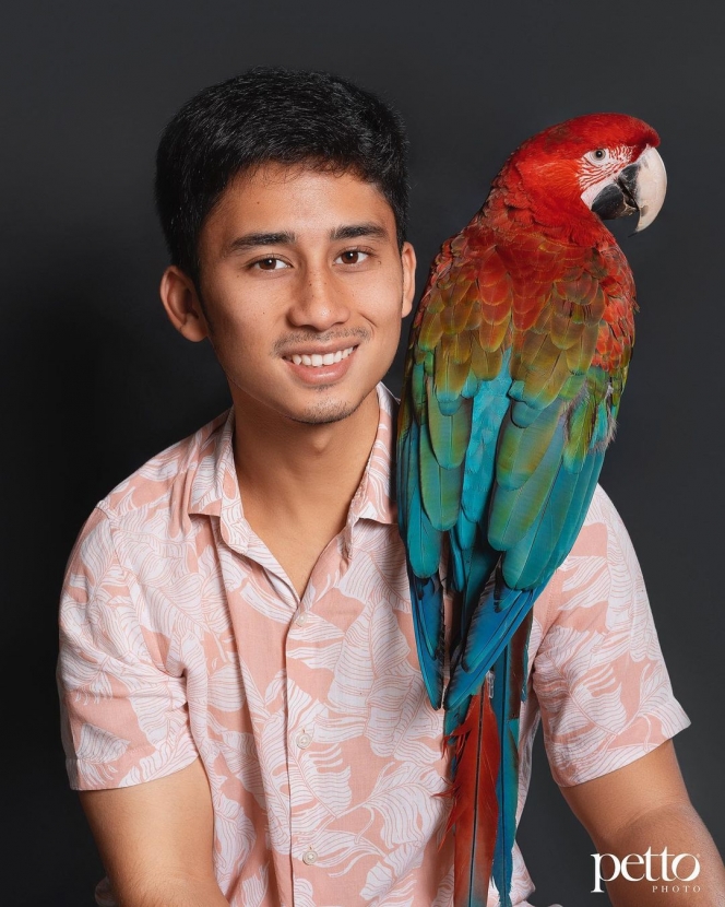 Foto Bareng Selen di Kolam Renang, Ini Deretan Potret Photoshoot Alshad Ahmad dan Tiara Andini Bareng Hewan Kesayangan