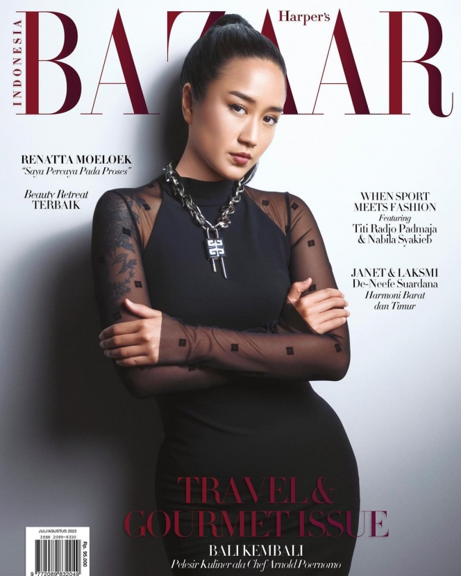 7 Pesona Renatta Moeloek dalam Pemotretan untuk Majalah Bazaar, Ekspresinya Kece Abis!