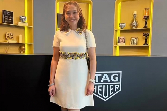 Gaya Maia Estiany Saat Temani Suami Bekerja di Bangkok, Pakai Mini Dress Bak Remaja 17 Tahun