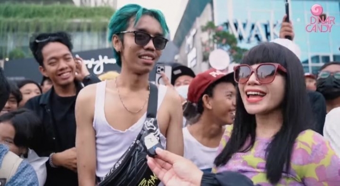 10 Potret Dinar Candy Ikutan Mejeng di Citayam Fashion Week, Pakai Baju Super Ketat Bikin Salfok!