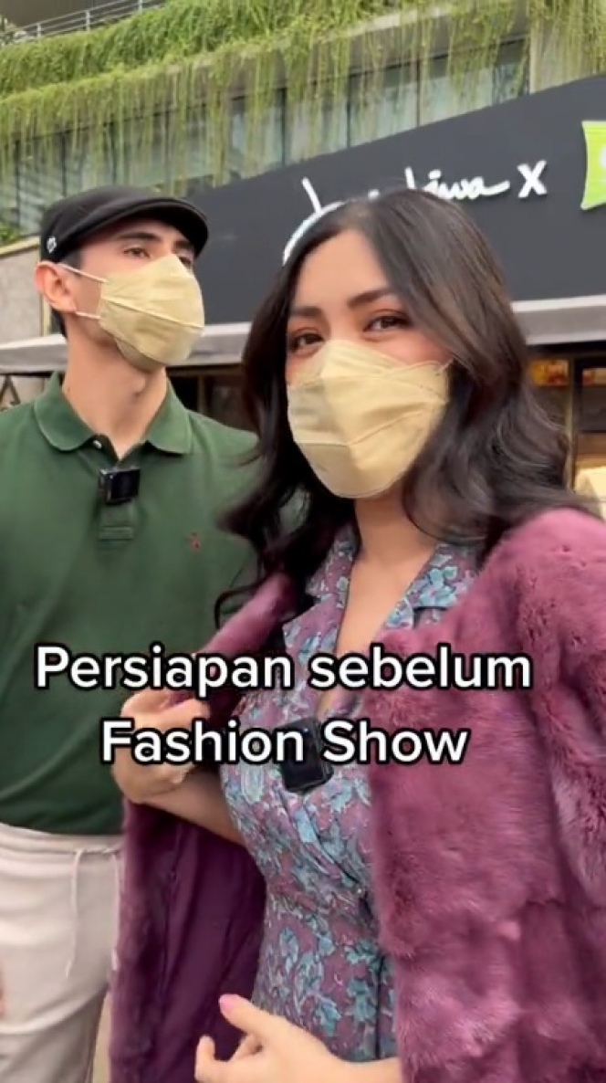 Pakai Outfit Serba Ungu, Ini 7 Potret Jessica Iskandar Catwalk di Citayam Fashion Week