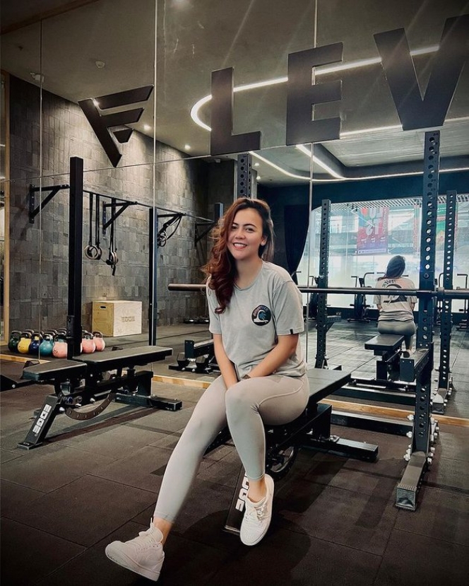 Potret Terbaru Ratu Rizky Nabila saat Nge-gym, Pamer Body Goals Usai Melahirkan 