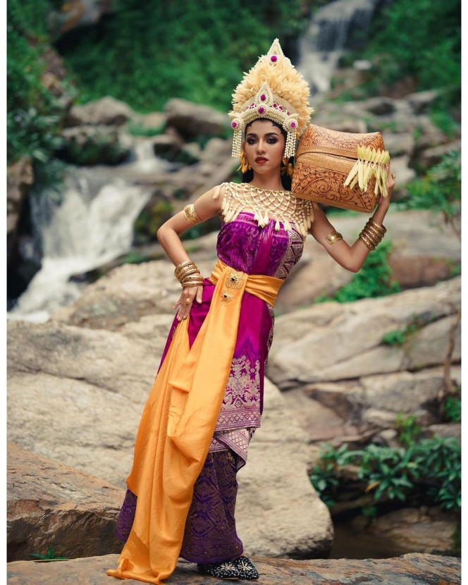 Pesona Miss Grand Myanmar Pakai Baju Tradisional Bali, Pakaian Indonesia Makin Mendunia Nih!
