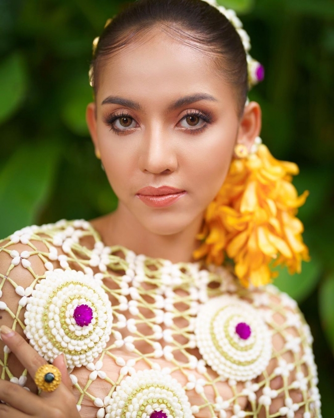 Bakal ke Indonesia, Ini Potret Miss Grand Myanmar Pakai Baju Adat Siraman Jawa untuk Miss Grand International 2022