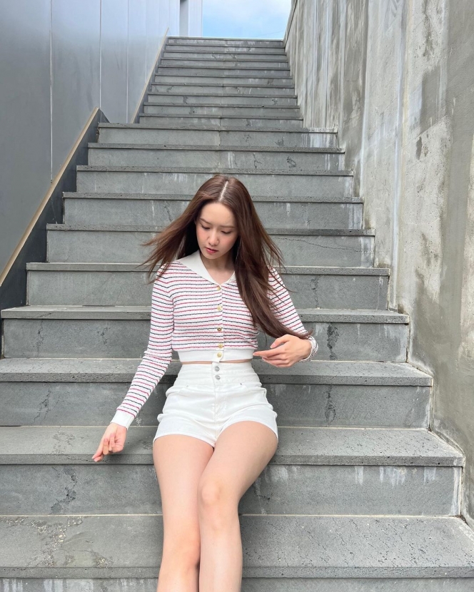 Dulu Sangat Kurus, Ini 10 Potret Terbaru Yoona SNSD yang Terlihat Makin Berisi Tapi Tetap Ideal
