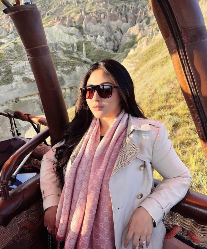 Dulu Disebut Mirip Dewi Perssik, Ini 10 Potret Terbaru Margin Wieheerm yang Cantiknya Kayak Seleb Bollywood