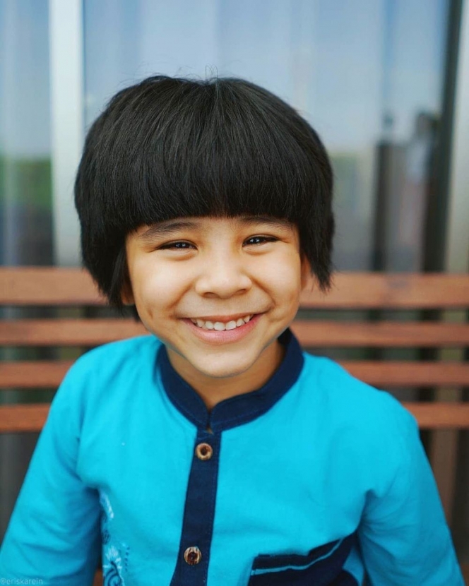 10 Potret Anak Selebriti yang Punya Lesung Pipi, Masih Kecil Senyumnya Udah Mengalihkan Dunia!