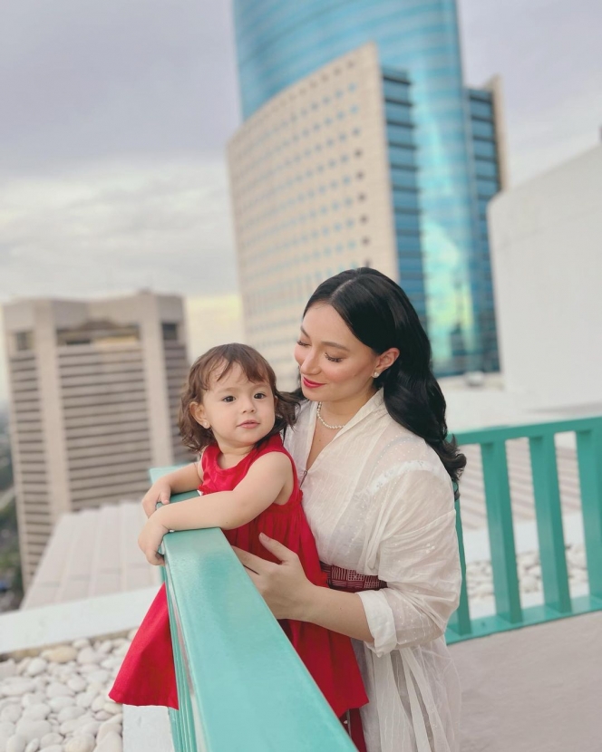 9 Potret Bayi Selebriti Pakai Baju Merah Putih di Hari Kemerdekaan Indonesia, Gemes Turut Meriahkan Semarak 17 Agustus