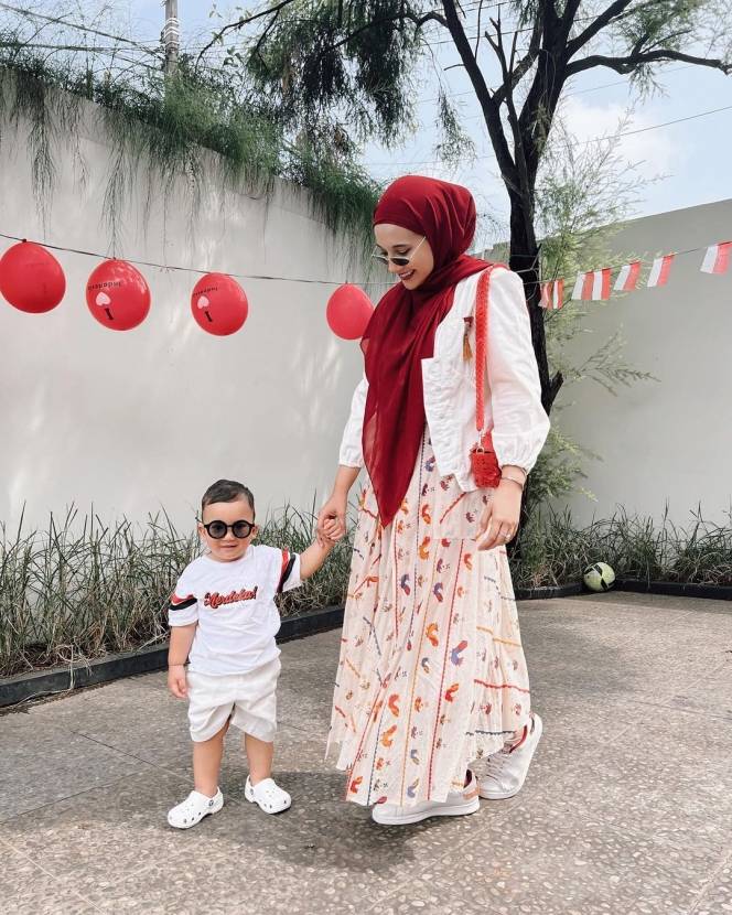 9 Potret Bayi Selebriti Pakai Baju Merah Putih di Hari Kemerdekaan Indonesia, Gemes Turut Meriahkan Semarak 17 Agustus