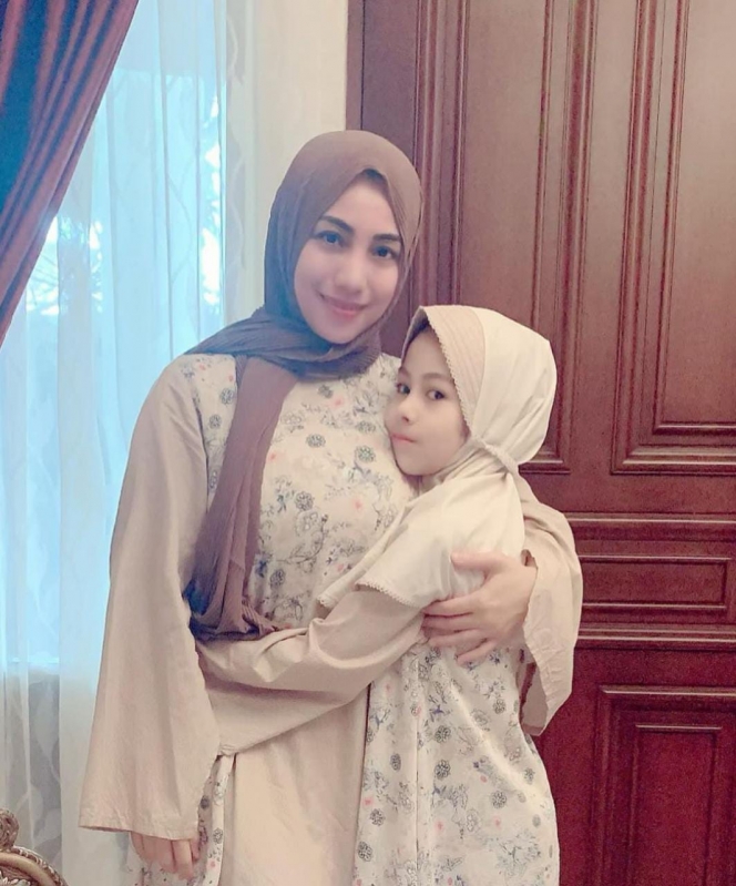 Blasteran Turki Indonesia, Potret Terbaru Elif Anak Siti KDI yang Makin Cantik Banget di Usia 9 Tahun