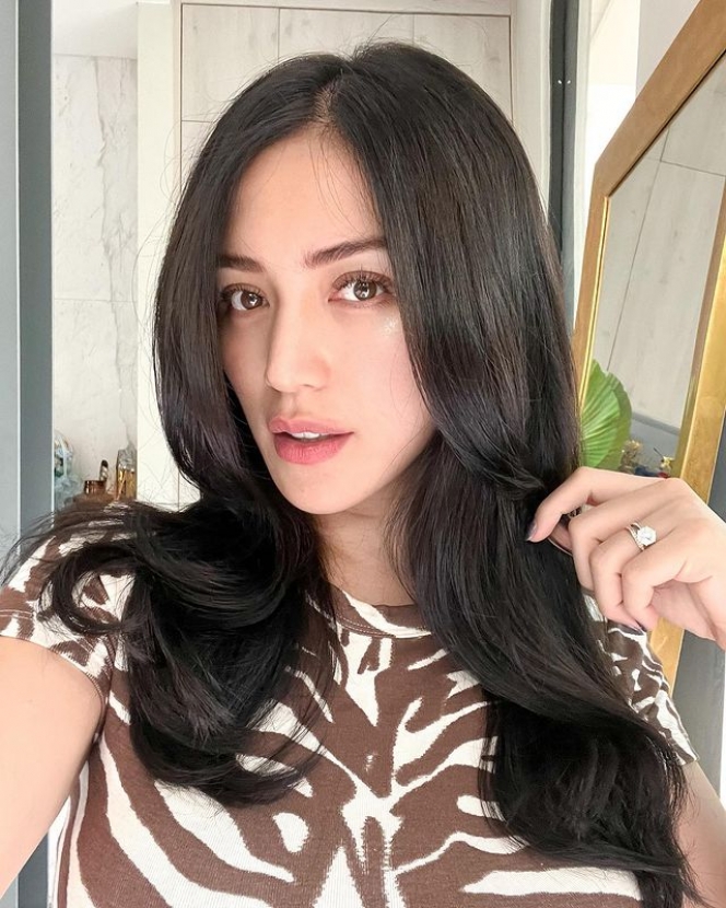 Deretan Potret Jessica Iskandar Pasca Melahirkan yang Dibilang Netizen Makin Glowing dan Memesona
