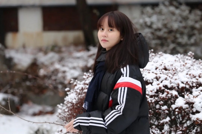 Masuk Sebagai Aktris Korea Paling Imut, ini 10 Potret Gemas Kim So Hyun dengan Gaya Rambut Berponi