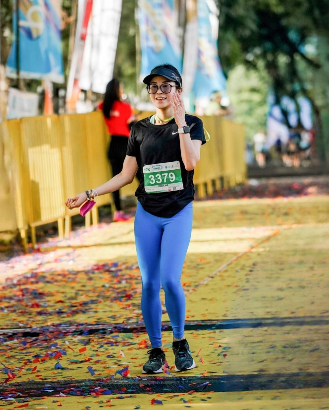 6 Potret Jessica Jane Lari Maraton, Meski Berkeringat tapi Masih Tetap Cantik!