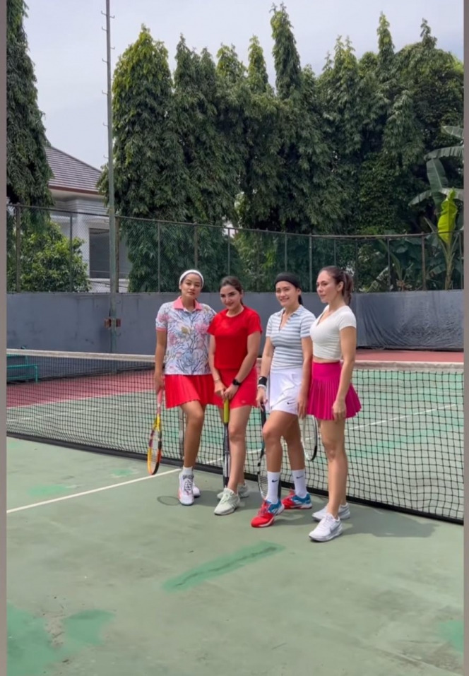 9 Potret Wulan Guritno Main Tenis Bareng Ashantty dan Titi Kamal, Bak ABG Jauh dari Teman Sebayanya