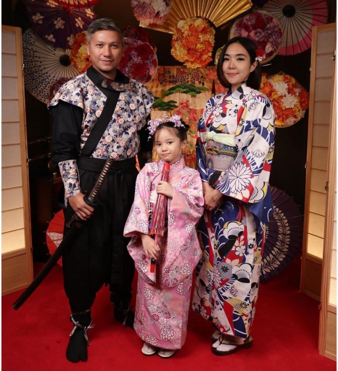 Pemotretan Terbaru Gading Marten dan Gisel Pakai Baju Kimono, Pose Gempita Gemes Banget!
