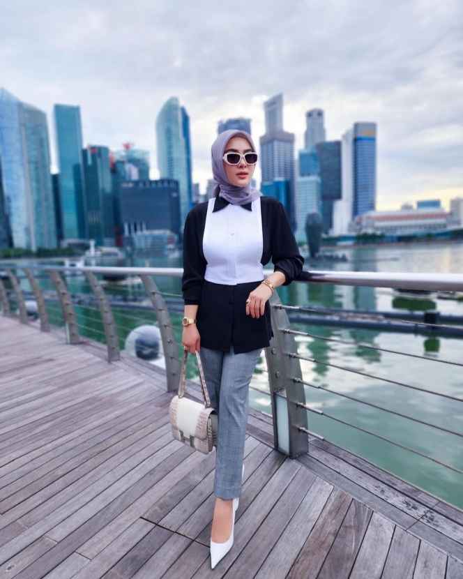 Mewah dan Berkelas, Ini 10 Potret Fashionable Syahrini di Jalanan Kota Singapura