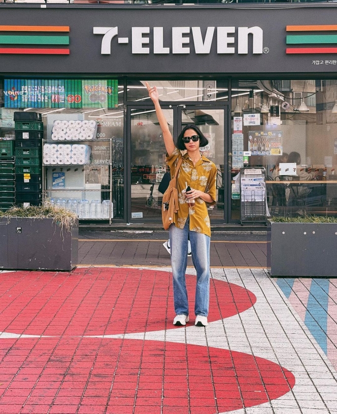 Sempat Selfie Bareng Aktor Ganteng Gong Yoo, Ini 10 Potret Putri Marino Asyik Jalan-Jalan di Korea Selatan